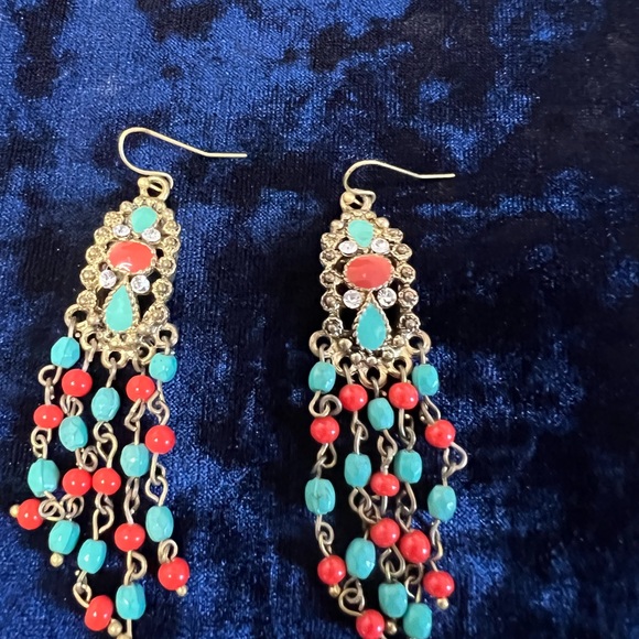 Boho style necklace and earrings. - Picture 5 of 6